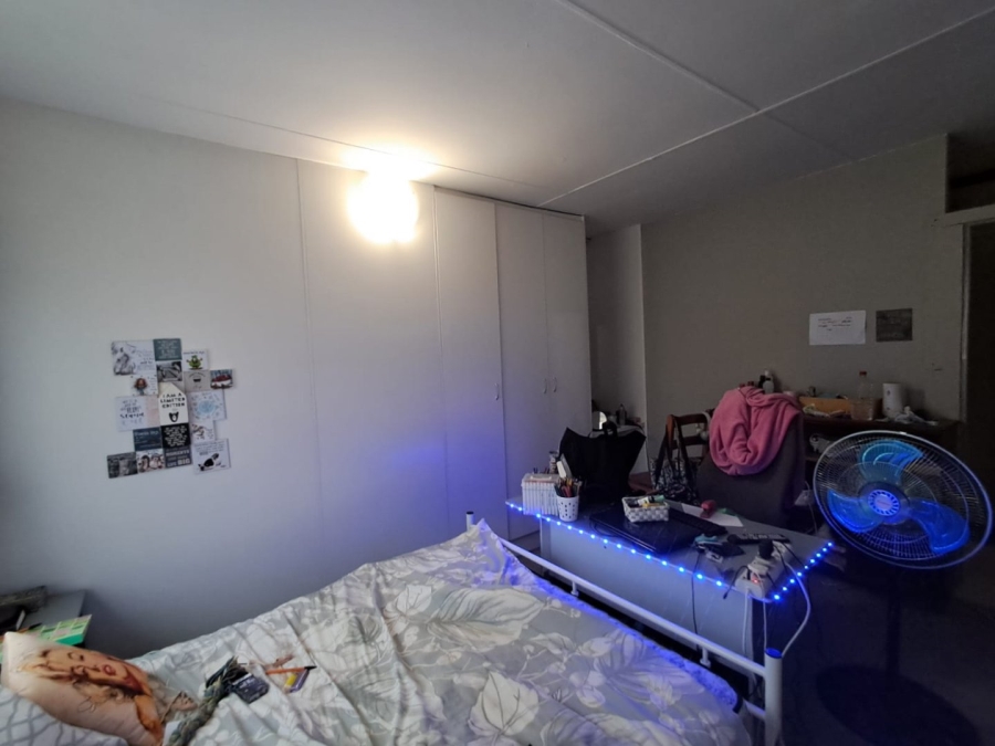 5 Bedroom Property for Sale in Langenhovenpark Free State